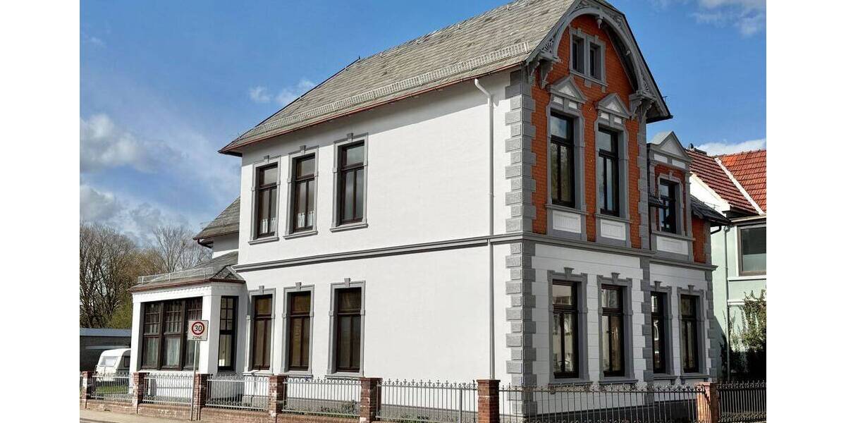 Mehrfamilienhaus, Wohnhaus Brake - 9 Zimmer, 275 m&sup2;, 298.000&euro; | Angebot:26798701