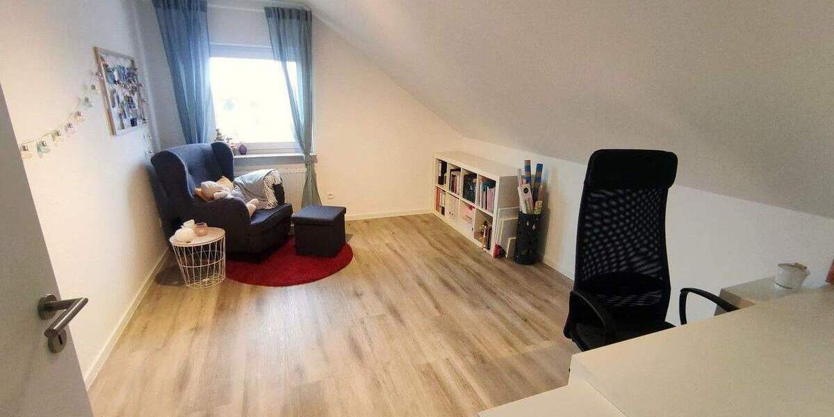 Etagenwohnung Laichingen - 6 Zimmer, 120 m&sup2;, 1.300&euro; | Angebot:25449408