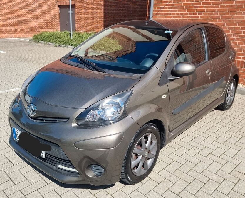Aygo (X)