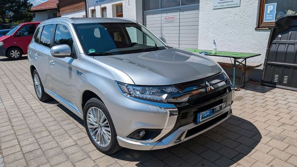 Plug-in Hybrid Outlander