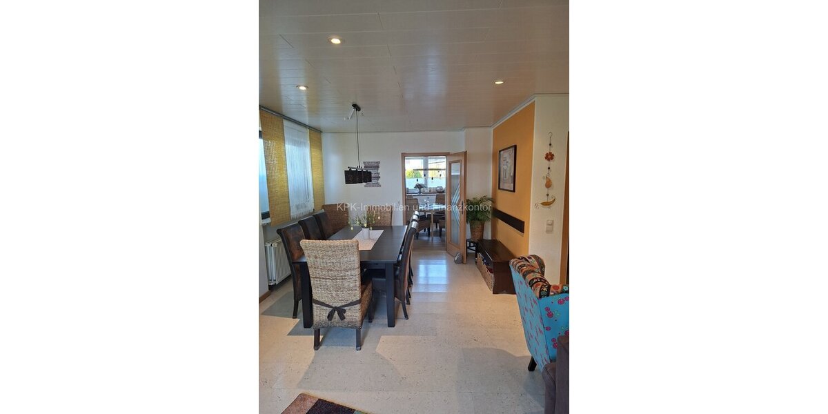 Attraktives Renditeobjekt in Vellmar - Gepflegtes Anlagejuwel mit großzügigem Raumangebot - Mehrfamilienhaus, Wohnhaus Vellmar | Angebot:25756442