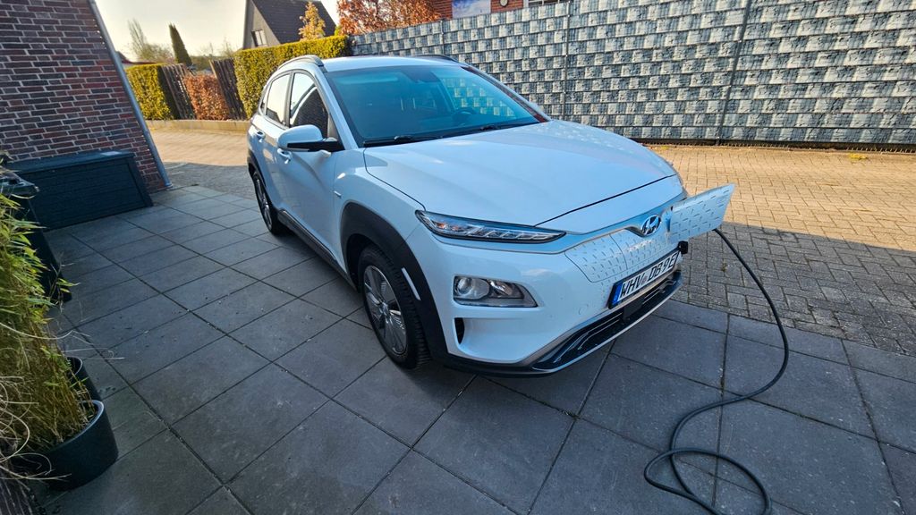 Hyundai KONA Elektro 47.000 km 15.999 &euro; Wilhelmshaven 26388