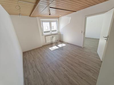 WOHNEN UND VERMIETEN MIT GARTEN UND GARAGE - Doppelhaushälfte Coburg | Angebot:26508424