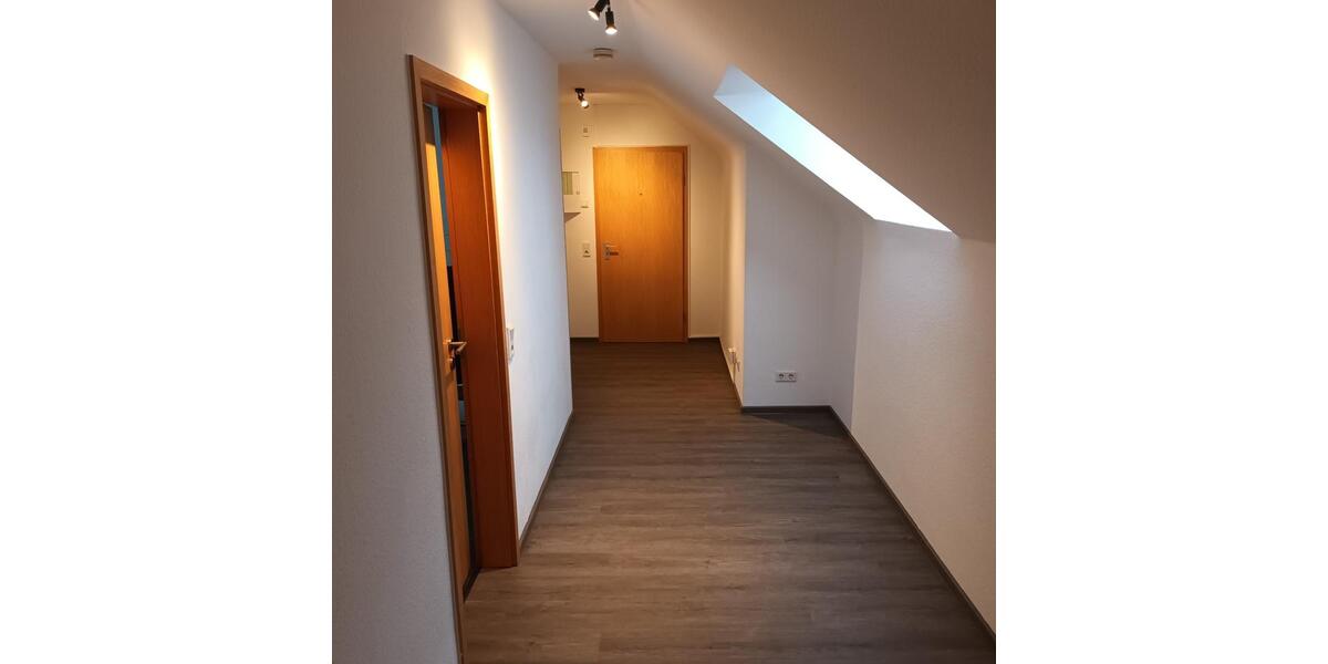 Dachgeschoßwohnung Velbert Velbert-Mitte - 2.5 Zimmer, 60 m&sup2;, 525&euro; | Angebot:25637351