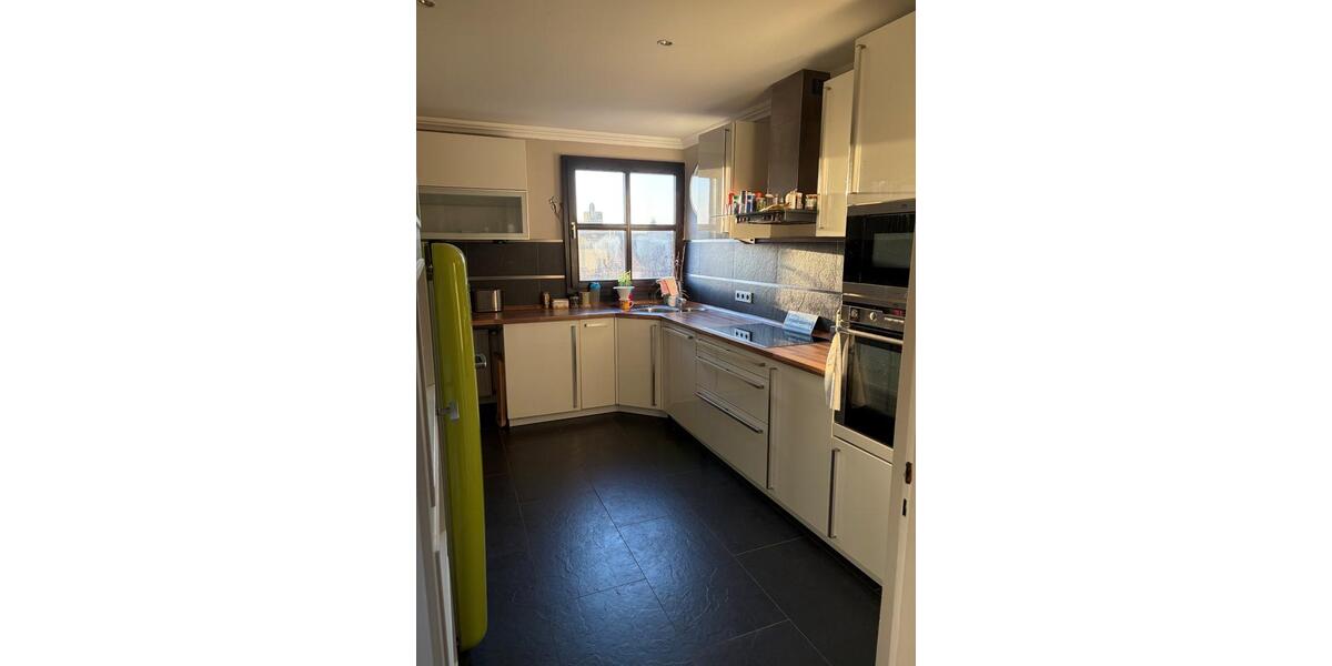 Dachgeschoßwohnung Hilden - 5 Zimmer, 139 m&sup2;, 715.000&euro; | Angebot:25352159