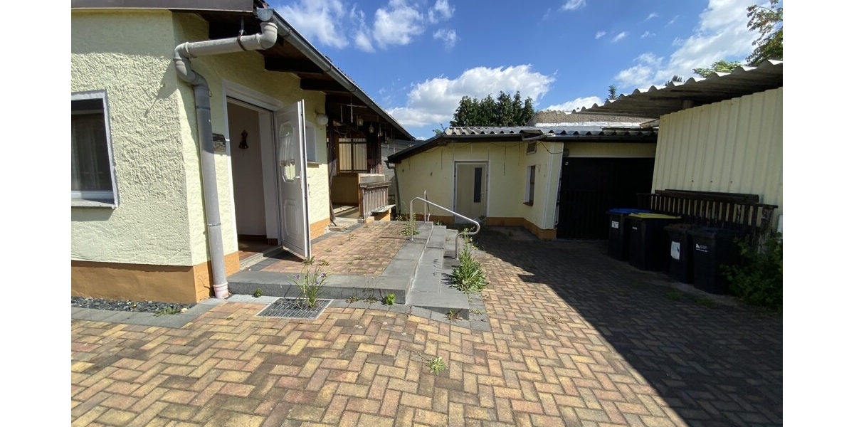 Gemütliche Doppelhaushälfte mit großem Grundstück und Doppelgarage in ruhiger Siedlungslage - Doppelhaushälfte Röderaue | Angebot:27134387