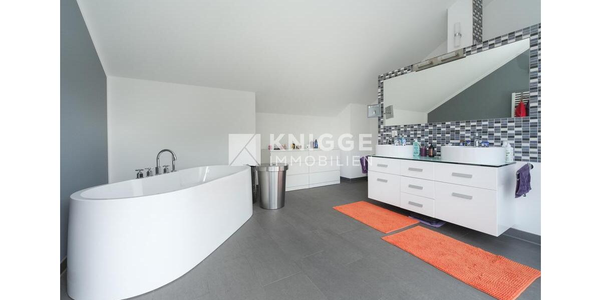 Einfamilienhaus Bergisch Gladbach Paffrath - 4 Zimmer, 154 m&sup2;, 1.600&euro; | Angebot:25391524