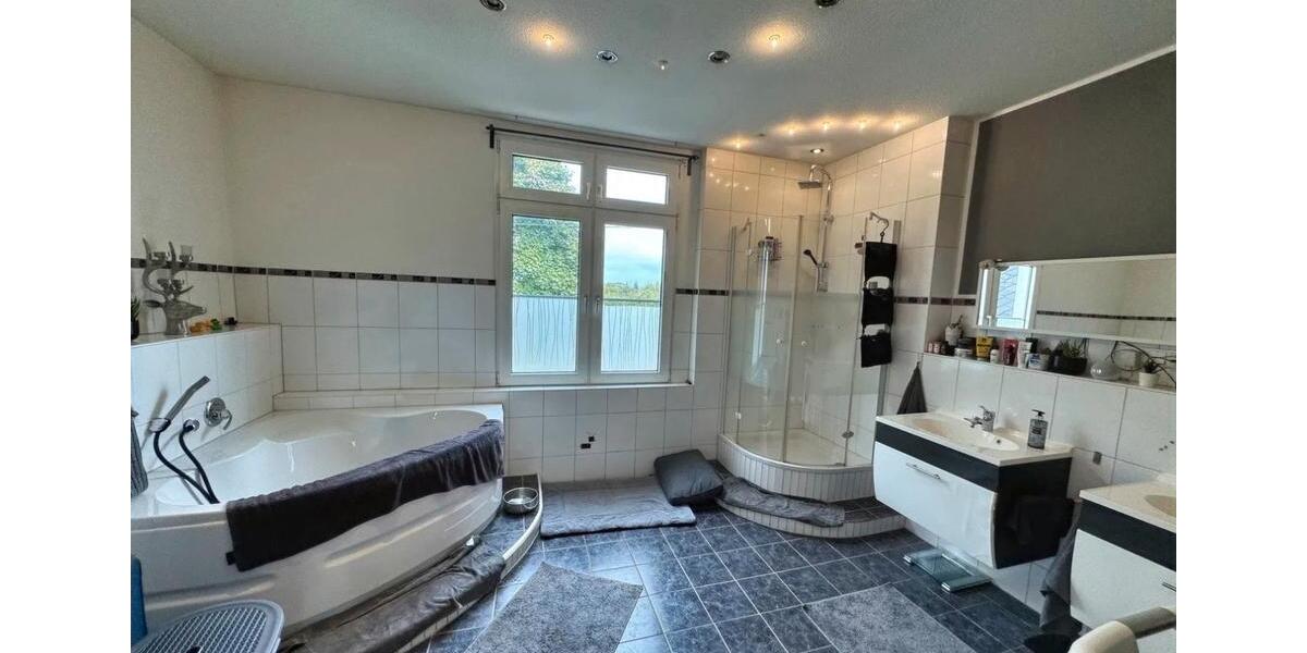 Mehrfamilienhaus, Wohnhaus Wermelskirchen - 12 Zimmer, 450 m&sup2;, 785.000&euro; | Angebot:26227530