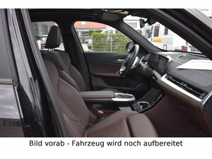 BMW iX1 30 xDrive Navi PanoDach Keyless LED 24.332 km 37.995 &euro; Donauwörth 86609
