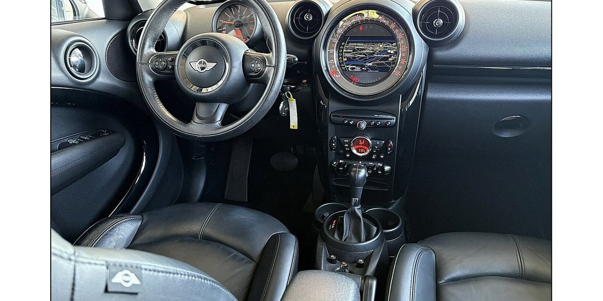 Mini Cooper Countryman Aut. Bi-Xenon Temp. Ambiente 116.000 km 9.999 &euro; Stade 21682