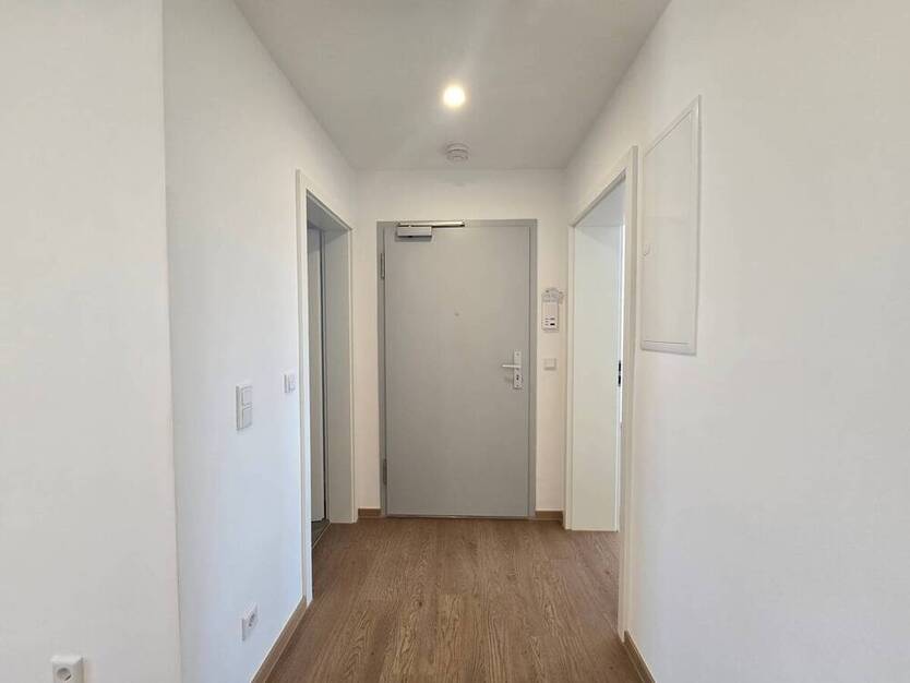 Erstbezug nach Sanierung! Top sanierte 2 Zimmer Wohnung mit großem Balkon