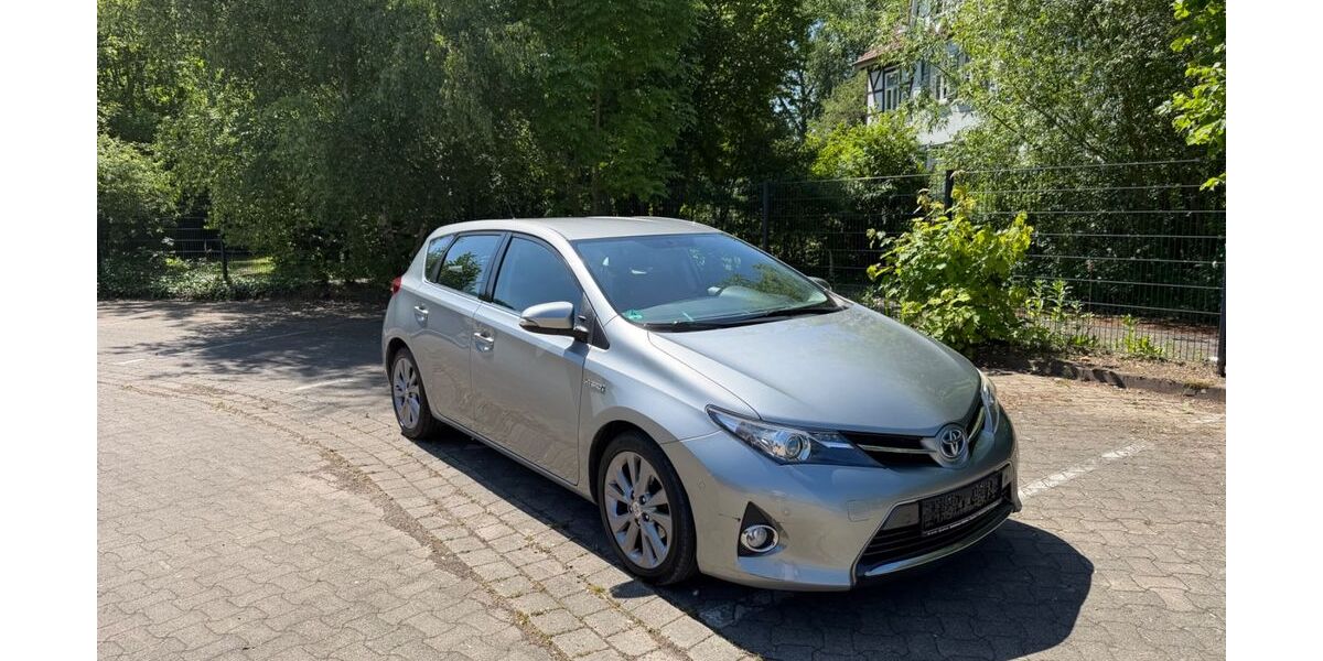 Toyota Auris 218.000 km 7.500 &euro; Braunschweig 38112