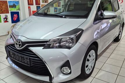 Toyota Yaris 30.000 km 13.500 &euro; Mayen 56727