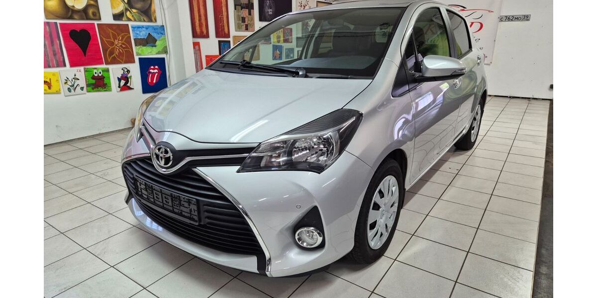 Toyota Yaris 30.000 km 13.500 &euro; Mayen 56727