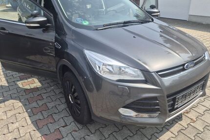 Ford Kuga 135.000 km 9.990 &euro; Limbach-Oberfrohna 09212