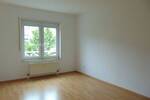 Schöne kleine Wohnung mit Balkon und PKW Stellplatz