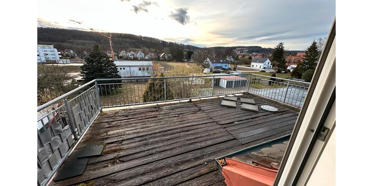 Dachgeschoßwohnung Berching - 5 Zimmer, 122 m&sup2;, 1.100&euro; | Angebot:25224633