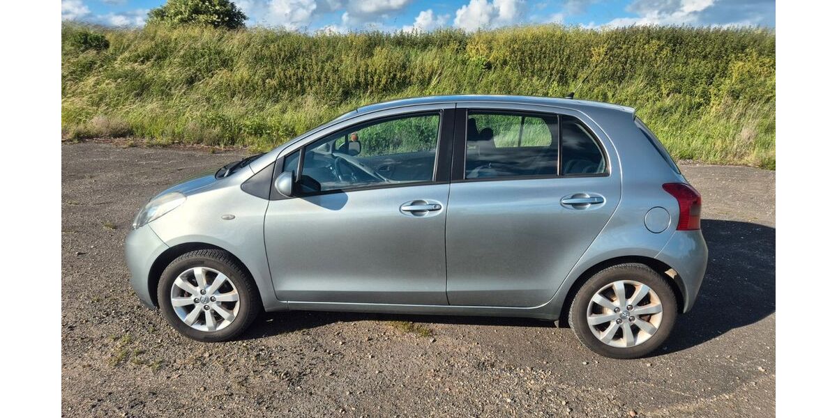 Toyota Yaris 297.000 km 1.899 &euro; Stadthagen 31655