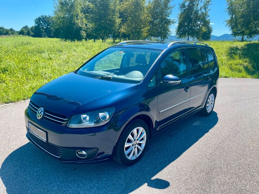 VW Touran 204.000 km 8.200 € Grabenstätt 83355