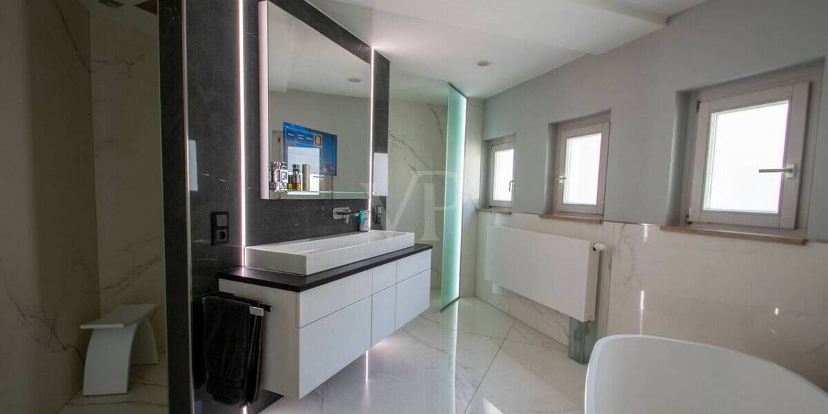 Etagenwohnung Suhl - 4 Zimmer, 184 m&sup2;, 399.000&euro; | Angebot:25742632