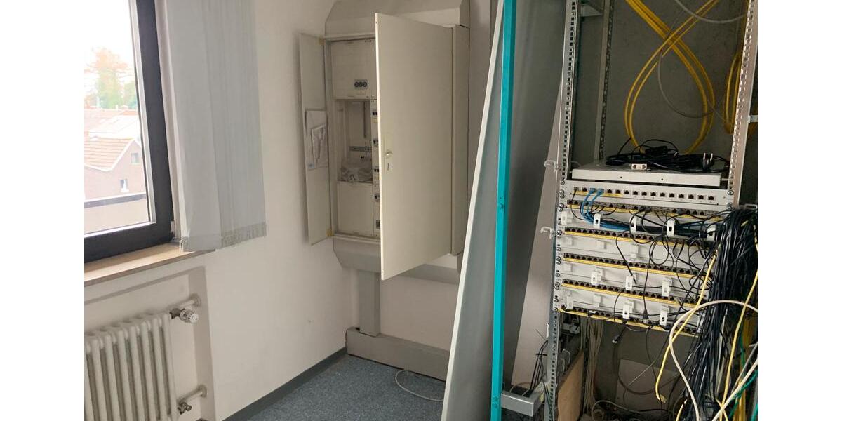 Eitorf-Zentrum: Büro- & Praxisflächen im Zentrum. zimmer