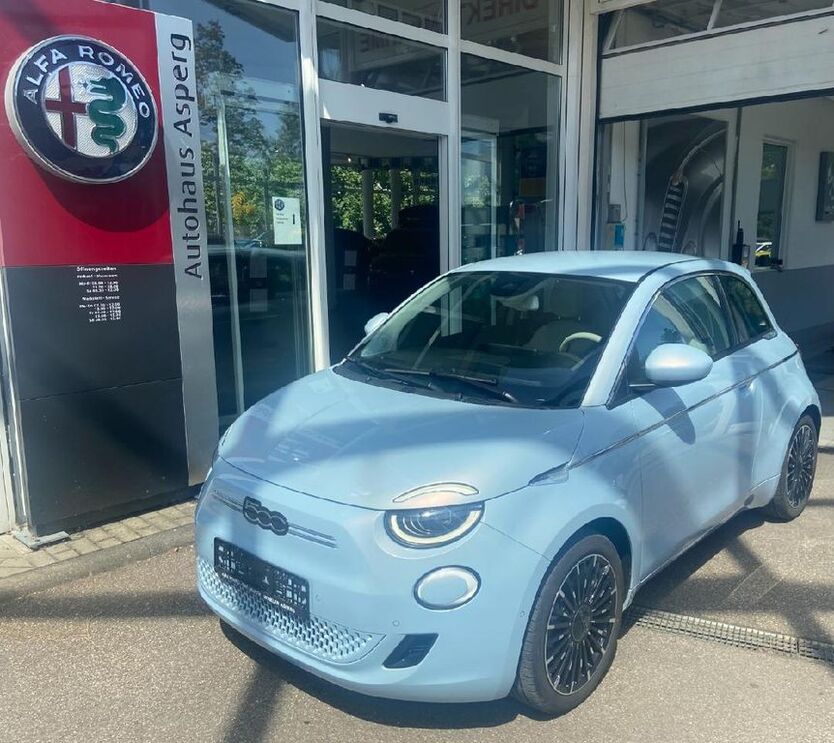 Fiat 500e 9.900 km 28.099 € Asperg 71679