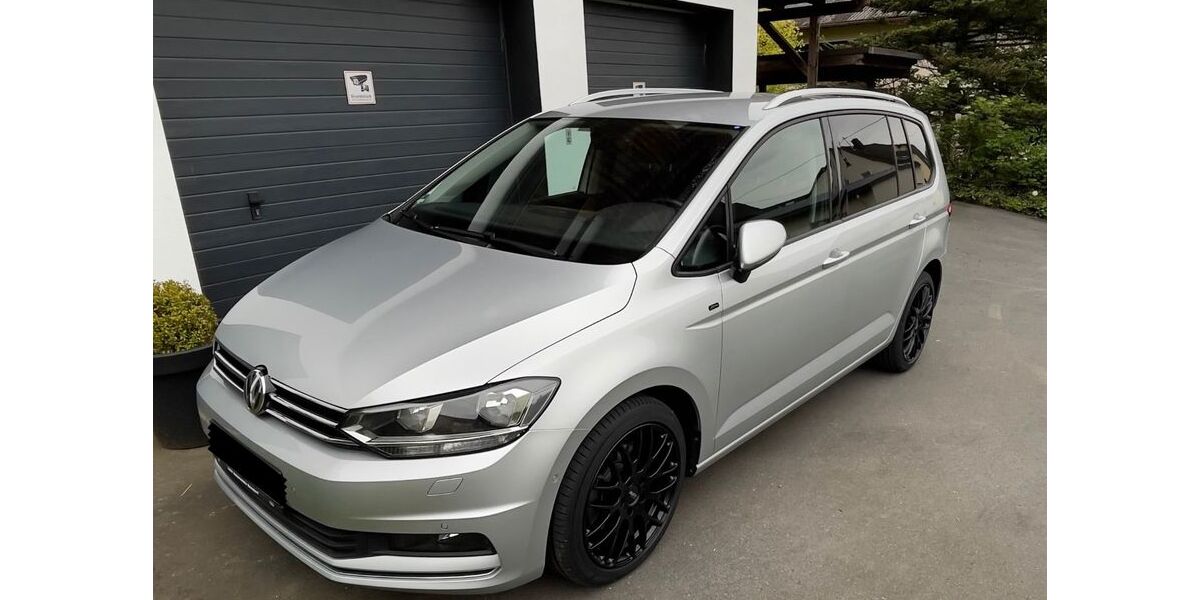 VW Touran 99.637 km 21.900 &euro; Hachenburg 57627