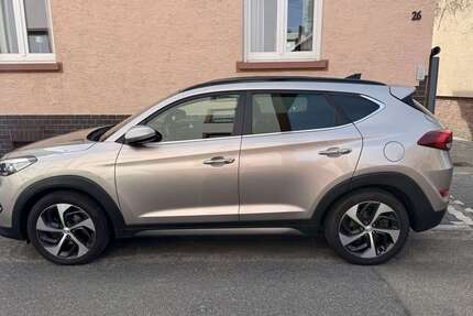 Hyundai TUCSON 84.000 km 15.250 &euro; Frankfurt am Main 60529
