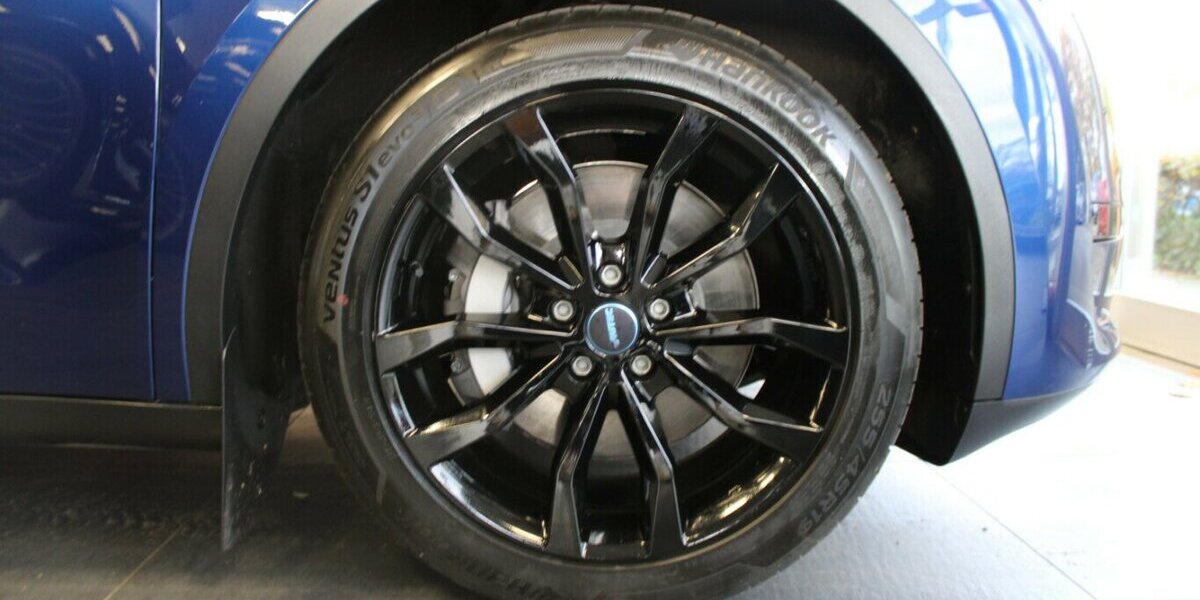 Tesla Model Y RWD 33.530 km 32.980 &euro; Euskirchen 53881