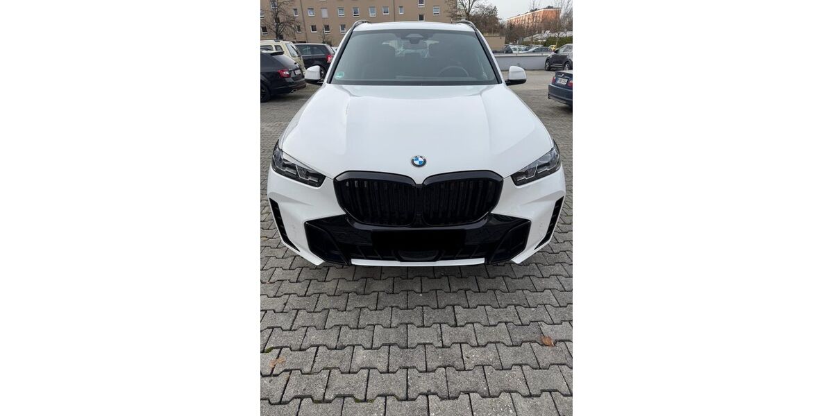 BMW X5 9.900 km 77.850 &euro; München 80689