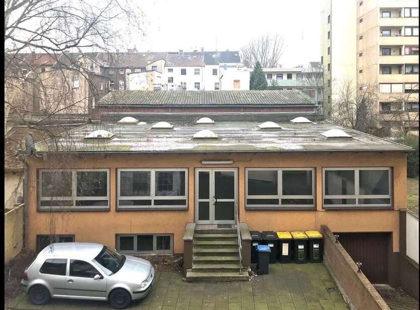 Halle in Duisburg 1.995 € 308 m²