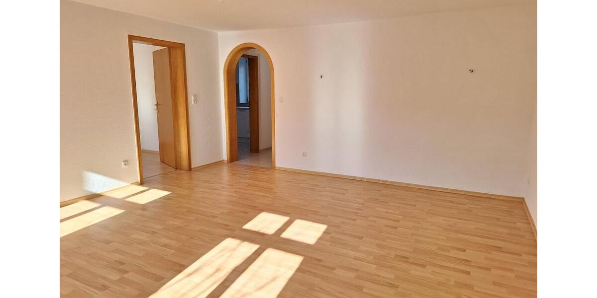 Erdgeschoßwohnung Rödental - 4 Zimmer, 104 m&sup2;, 750&euro; | Angebot:25540050