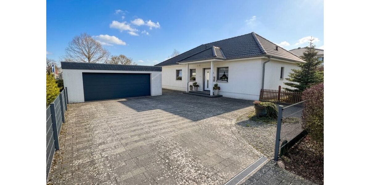 Provisionsfrei* Freistehendes Einfamilienhaus mit Doppelgarage (Bungalow Bj. 2012) in Bad Bevensen - Bungalow Bad Bevensen Medingen | Angebot:26233159