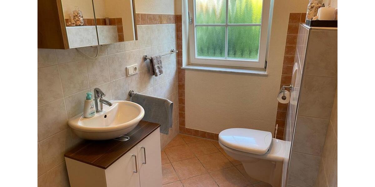 Einfamilienhaus Eiterfeld - 5 Zimmer, 200 m&sup2;, 1.600&euro; | Angebot:24867591