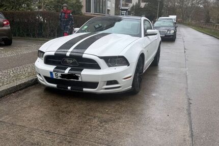 Ford Mustang 180.000 km 10.800 &euro; Berlin 13353