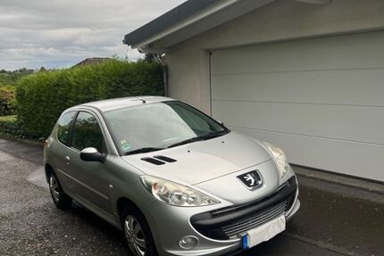 Peugeot 206 99.000 km 3.450 &euro; Siegburg 53721