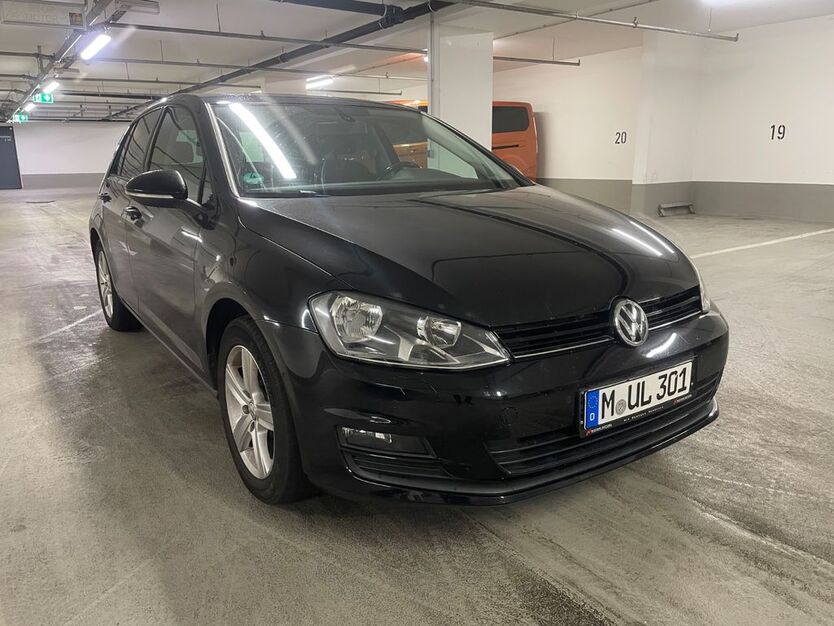 VW Golf 130.000 km 7.900 € München 81929