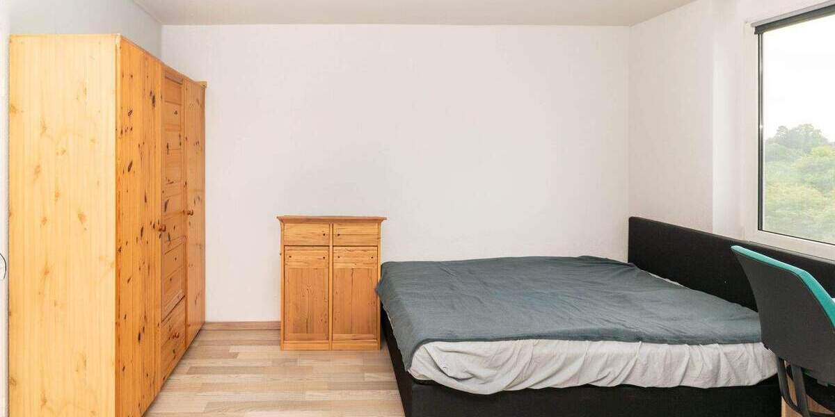 RUHIG WOHNEN, STADTNAH LEBEN Reihenhaus mit Garten, Dachterrasse und TG-Stellplatz 4 zimmer