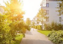 Investieren Sie in PflegeImmobilien. Ein Markt mit steigender Nachfrage.