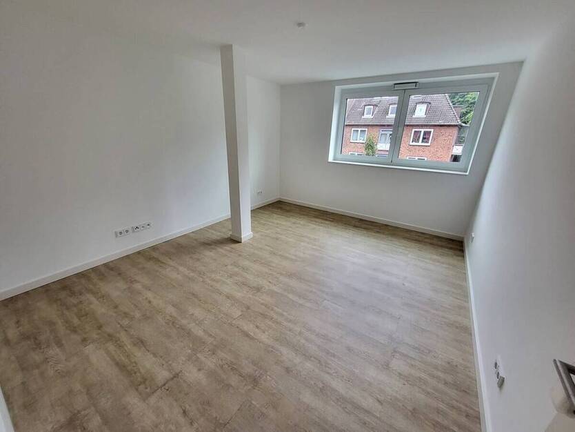 Exklusiv: Sanierte 3-Zi.-Wohnung mit Carport, Aufzug, Balkon & traumhaftem DOM-Blick am Mühlenteich