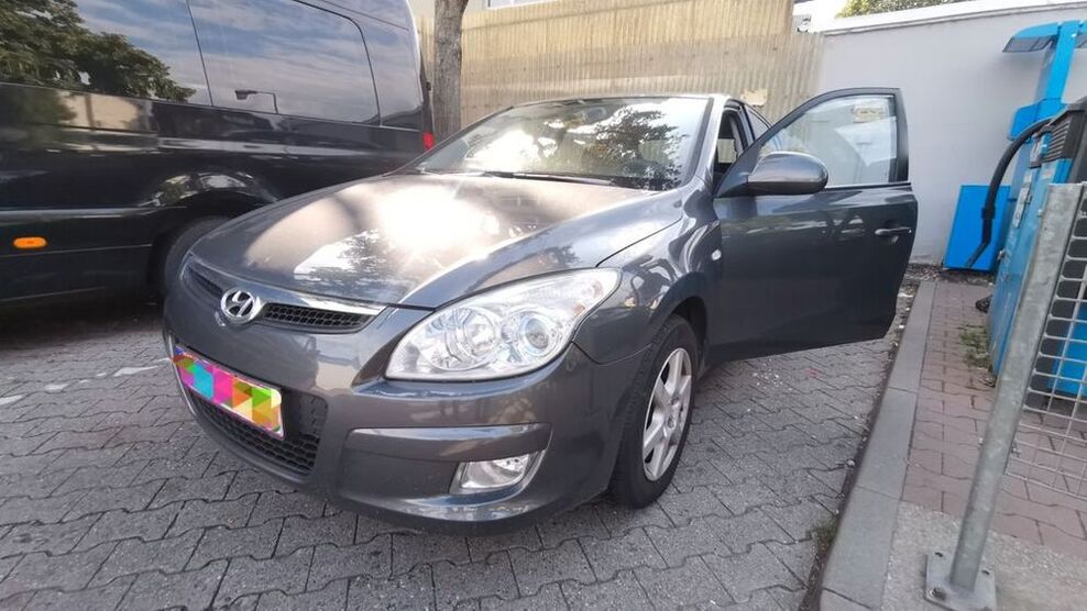 i30