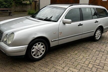 Mercedes E 240