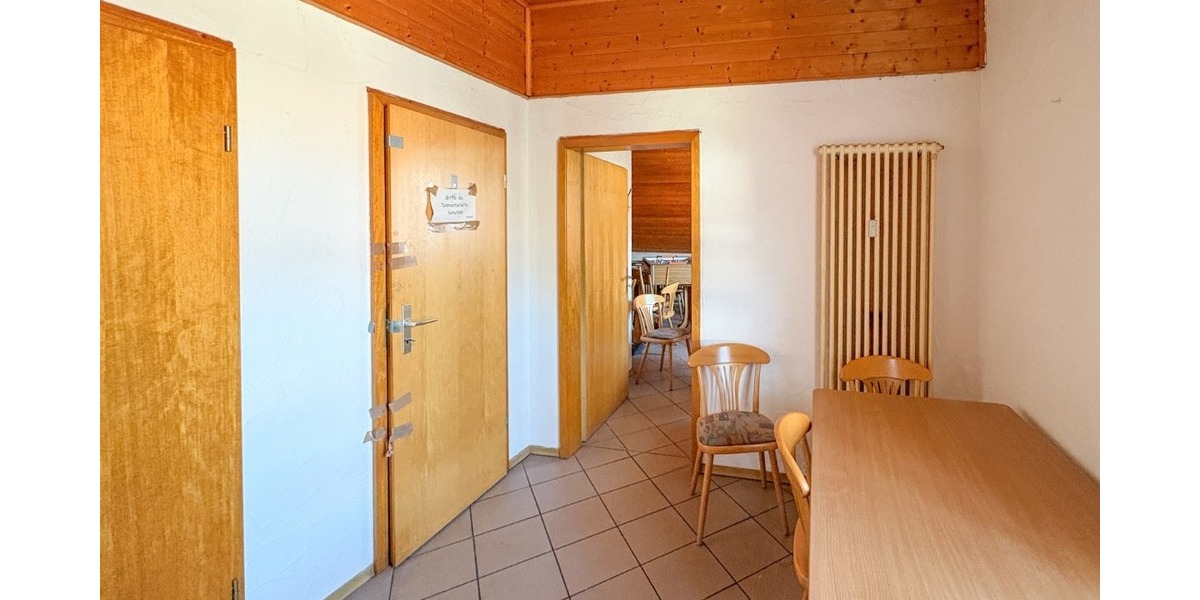 Wohnen, Arbeiten & Investieren: Einzigartiges Anwesen mit Gaststätte, Wohnungen und Naturgrundstück - Mehrfamilienhaus, Wohnhaus Ulmet | Angebot:26378321
