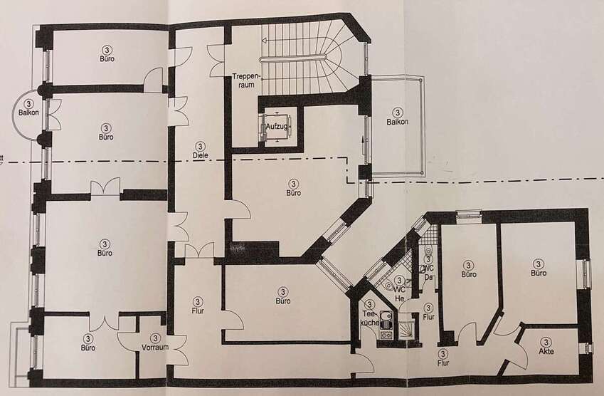 großzügige Büroetage in herrschaftlichem Gründerzeitobjekt 9 zimmer