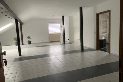 Stolberg-Mausbach schöne,gepfl.3 Zim.-DG-Wohnung z. 1.6.2025 frei