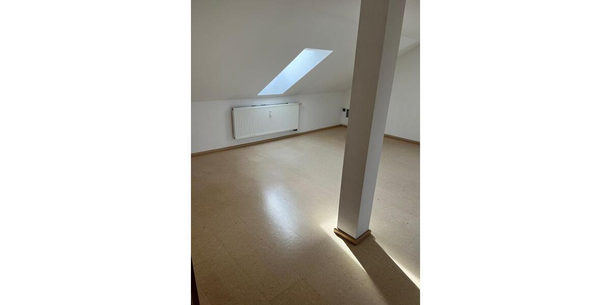 Dachgeschoßwohnung Pyrbaum - 2 Zimmer, 63 m&sup2;, 570&euro; | Angebot:26394255