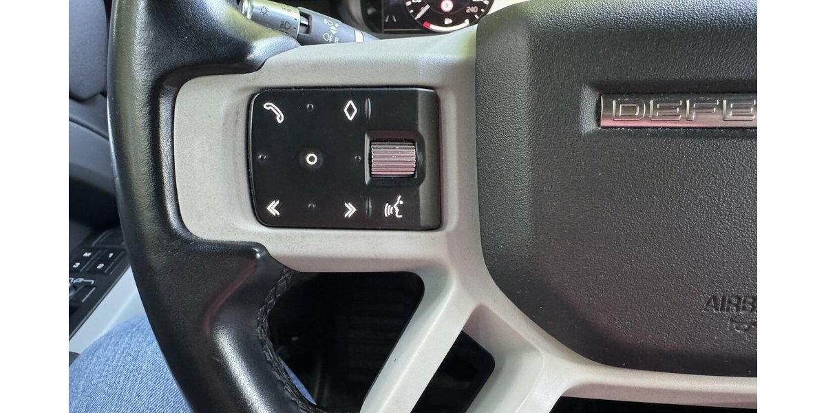 Land Rover Defender 110 SE 1. Hd. Scheckheft unfallfrei 53.000 km 54.999 &euro; Hamburg 22339