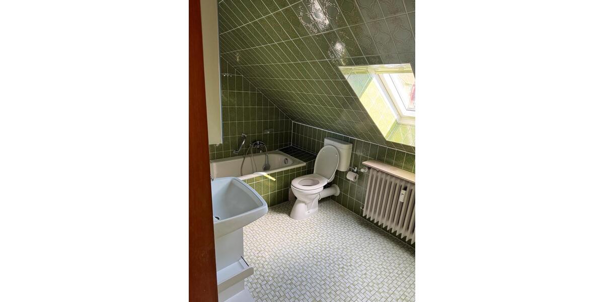 Dachgeschoßwohnung Neunkirchen - 2 Zimmer, 85 m&sup2;, 740&euro; | Angebot:26123033