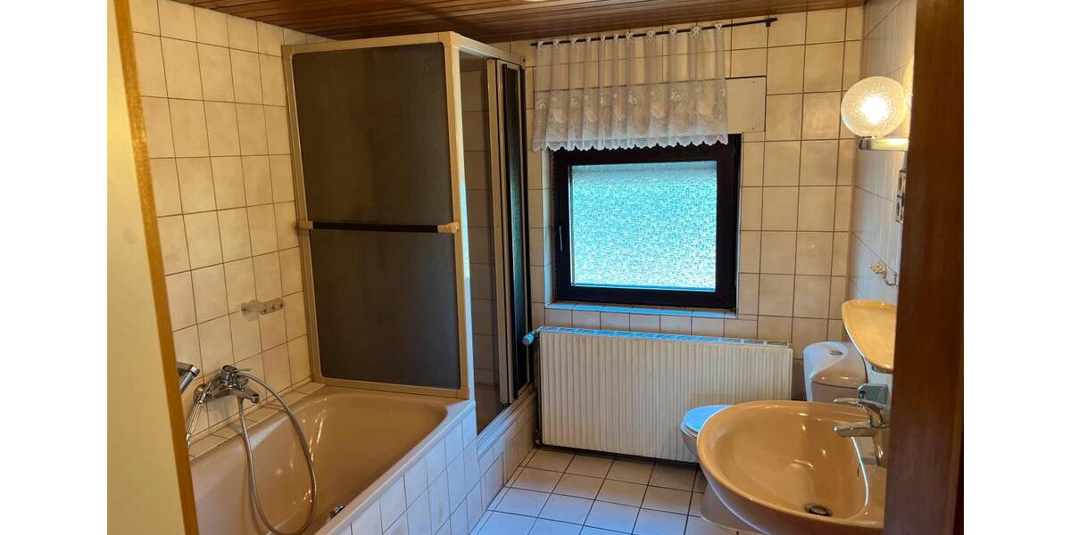 Doppelhaushälfte Saarbrücken West - 7 Zimmer, 145 m&sup2;, 190.000&euro; | Angebot:27030267