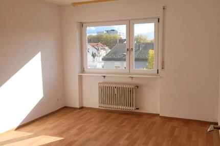 Helle 3 Zimmer Wohnung mit 2 Balkonen ab 1.11.25 zimmer